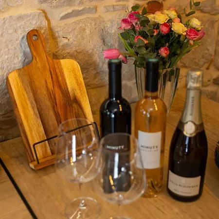 Kamarin Luxury Apartamento *