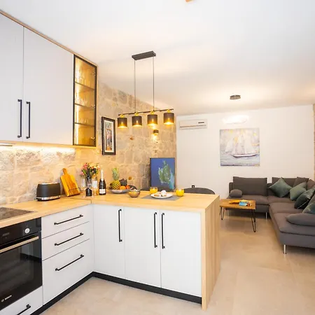 Kamarin Luxury Спліт