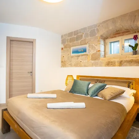 Kamarin Luxury Спліт