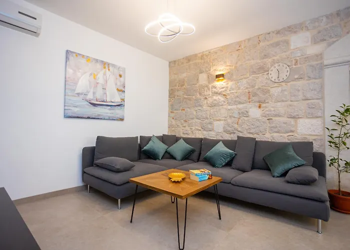 Lägenhet Kamarin Luxury