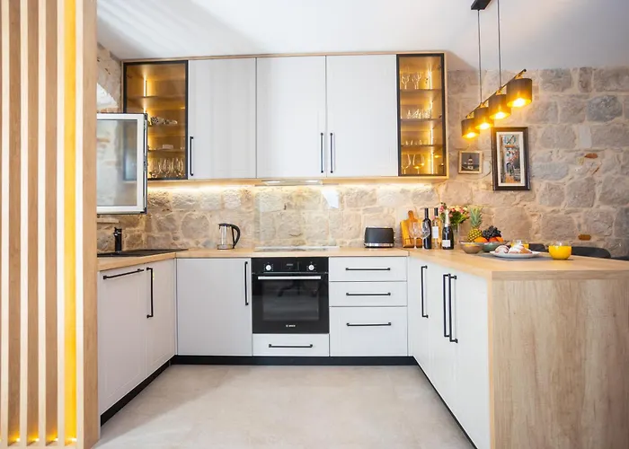 Kamarin Luxury * Split